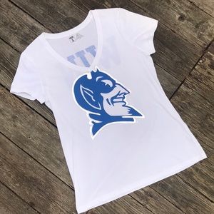 Duke v neck T-shirt